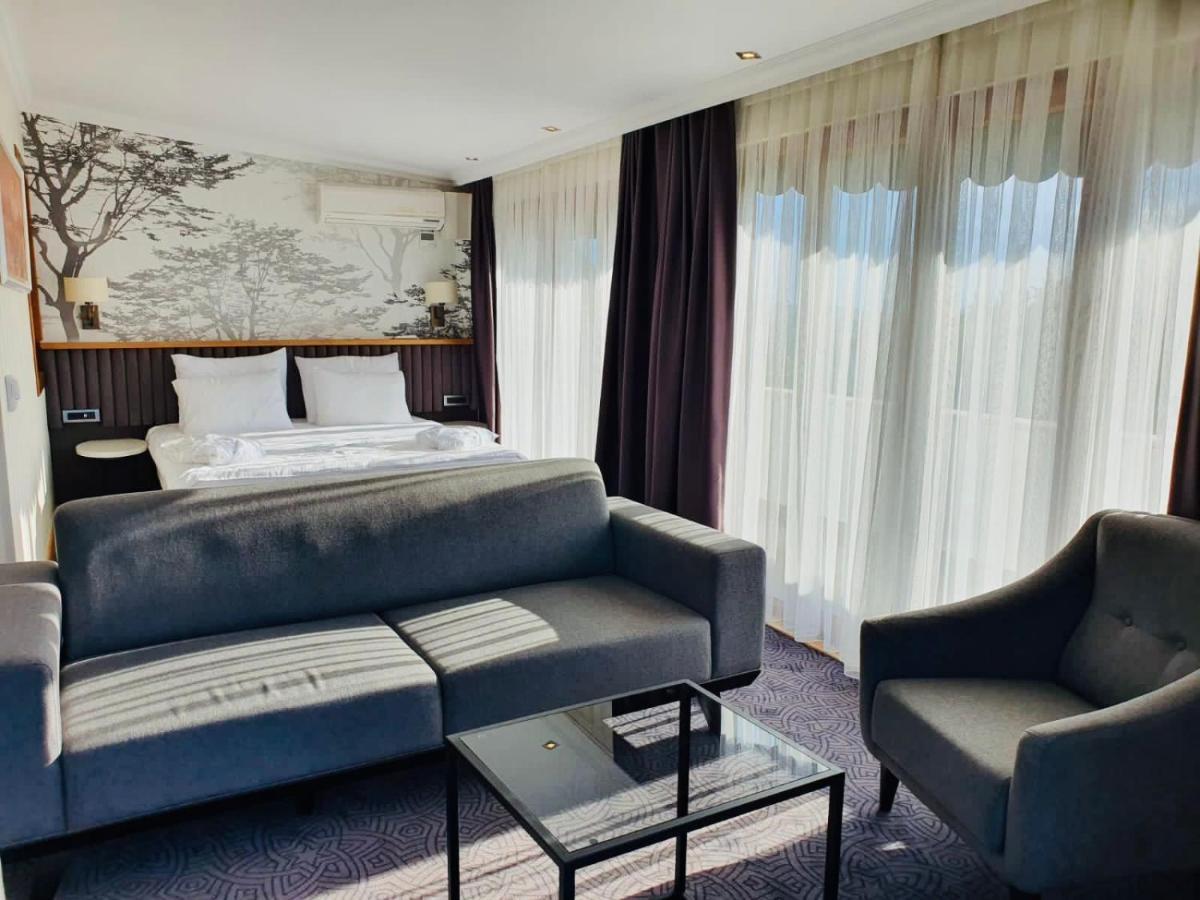 Double Royal Hotel Коджаэли Экстерьер фото