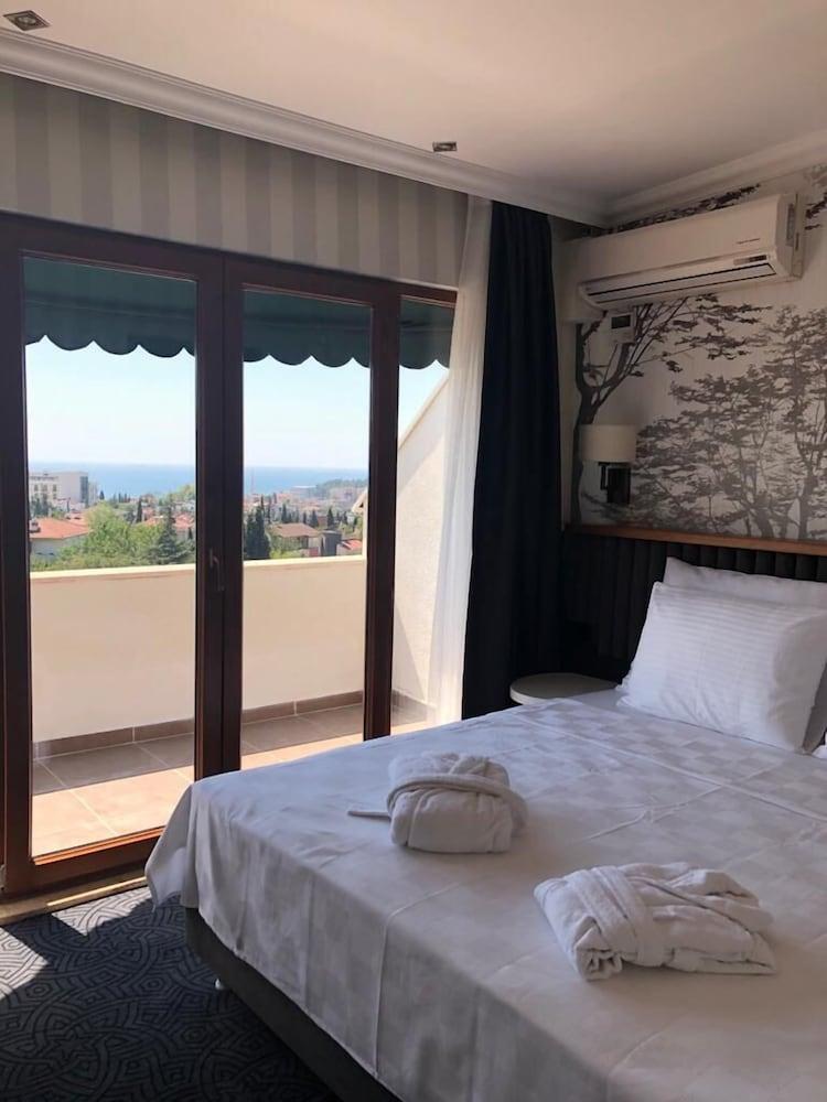Double Royal Hotel Коджаэли Экстерьер фото